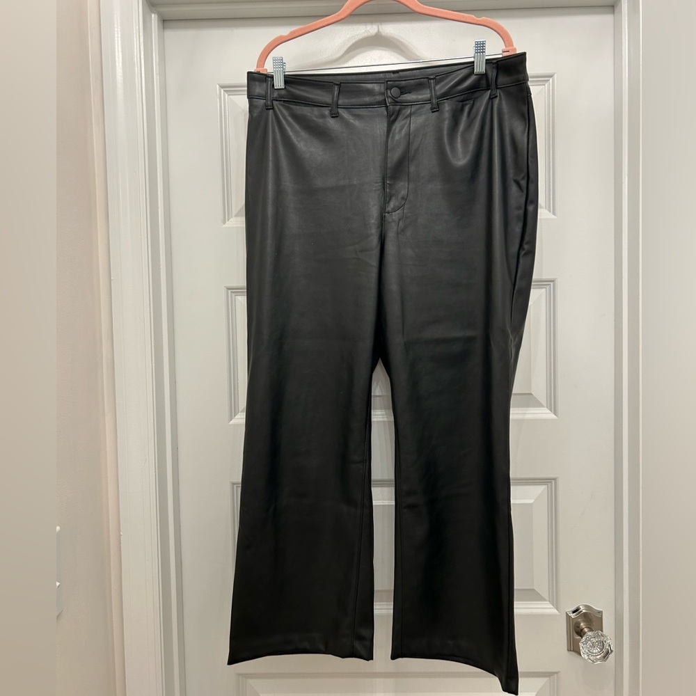 Old Navy PU "Leather" wide leg pant Great Condition